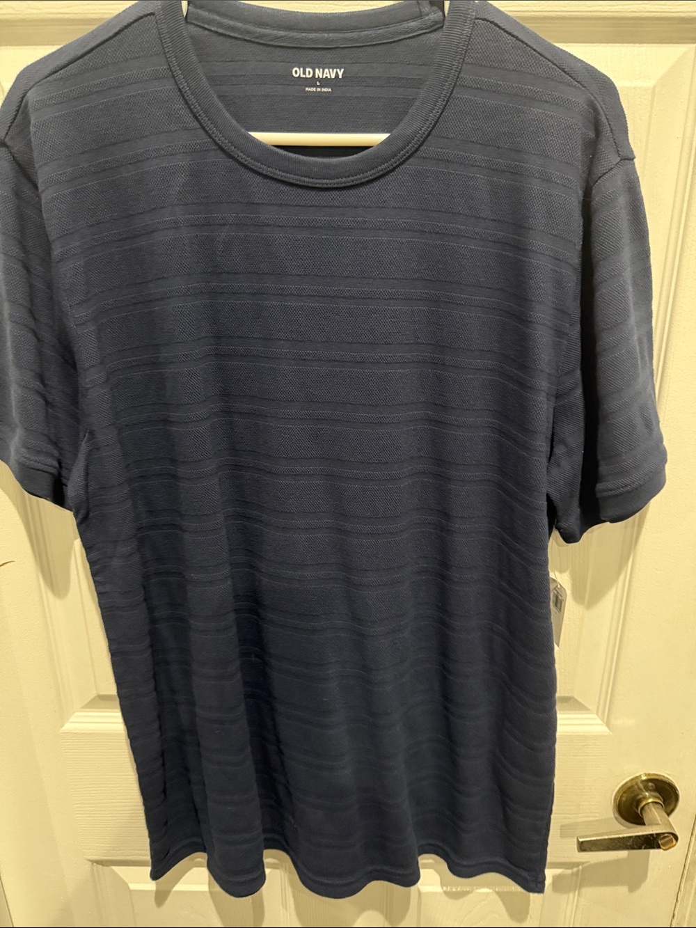 Old Navy Men's Dark Navy Textured Crew Neck Tee
Brand new!